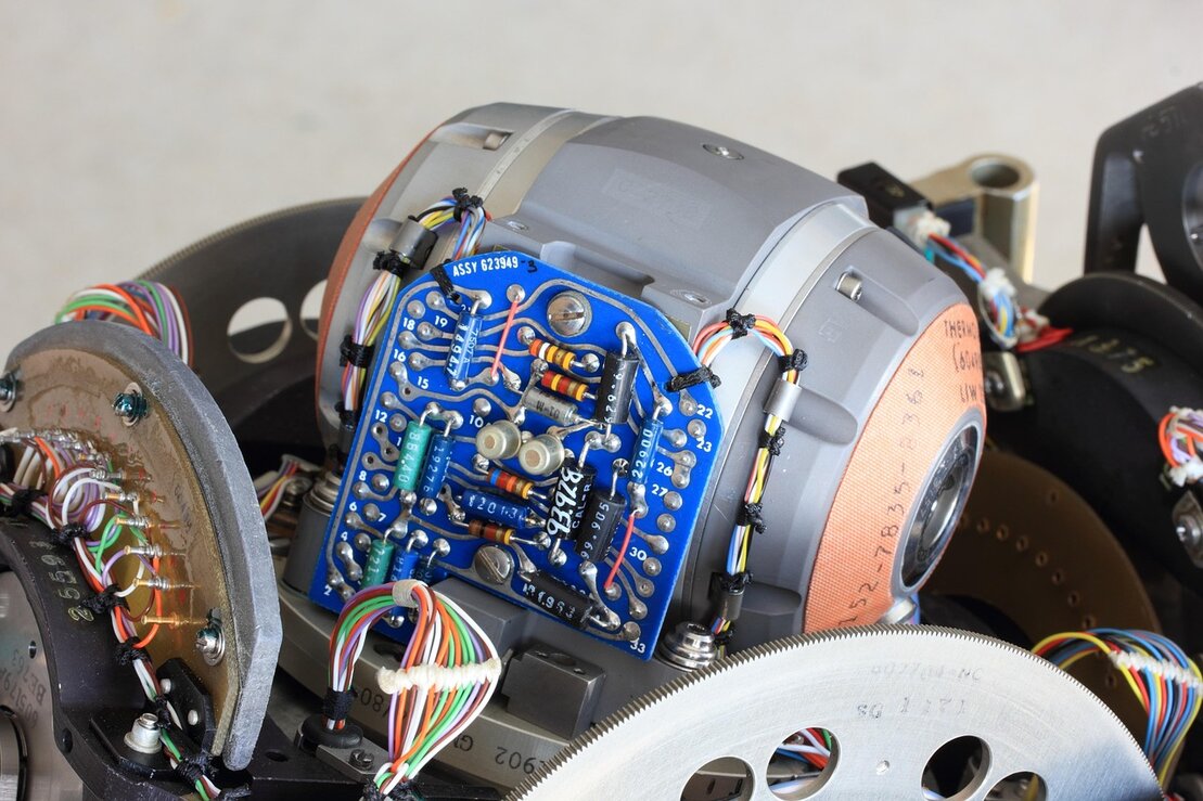 Avionics electronics with multi‑layer PCB